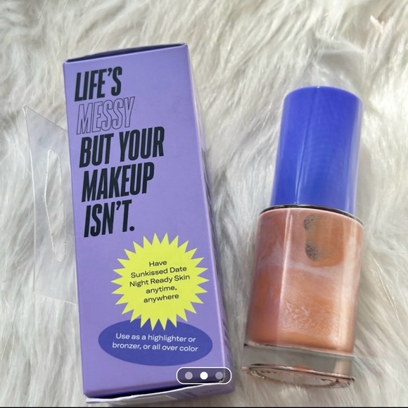 (2) Youthforia in RADIANT Sun-kissed Skin Enhancer Liquid highlighter - Picture 3 of 4